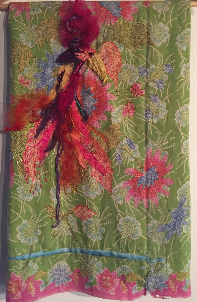 Loes Leatemia, "Paradijsvogel van Sarapua", eervolle vermelding Textiel Plus Arts & Crafts Wedstrijd 2018.