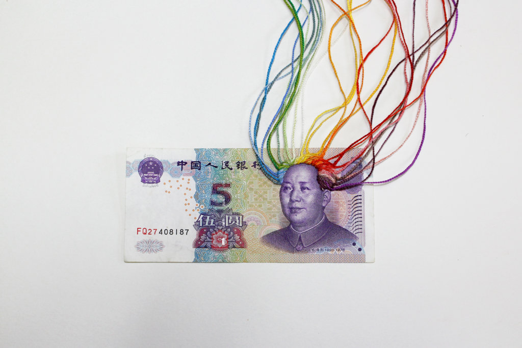 Noora Schroderus, Rainbow (2018), borduurwerk op yuan