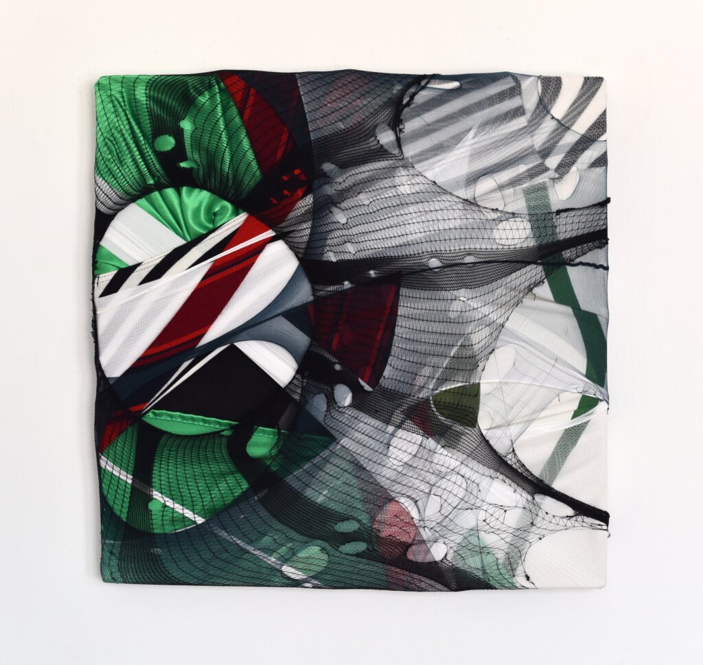 Anna-Lena Sauer, "Catcher", 2020, nylon en stofresten op canvas.